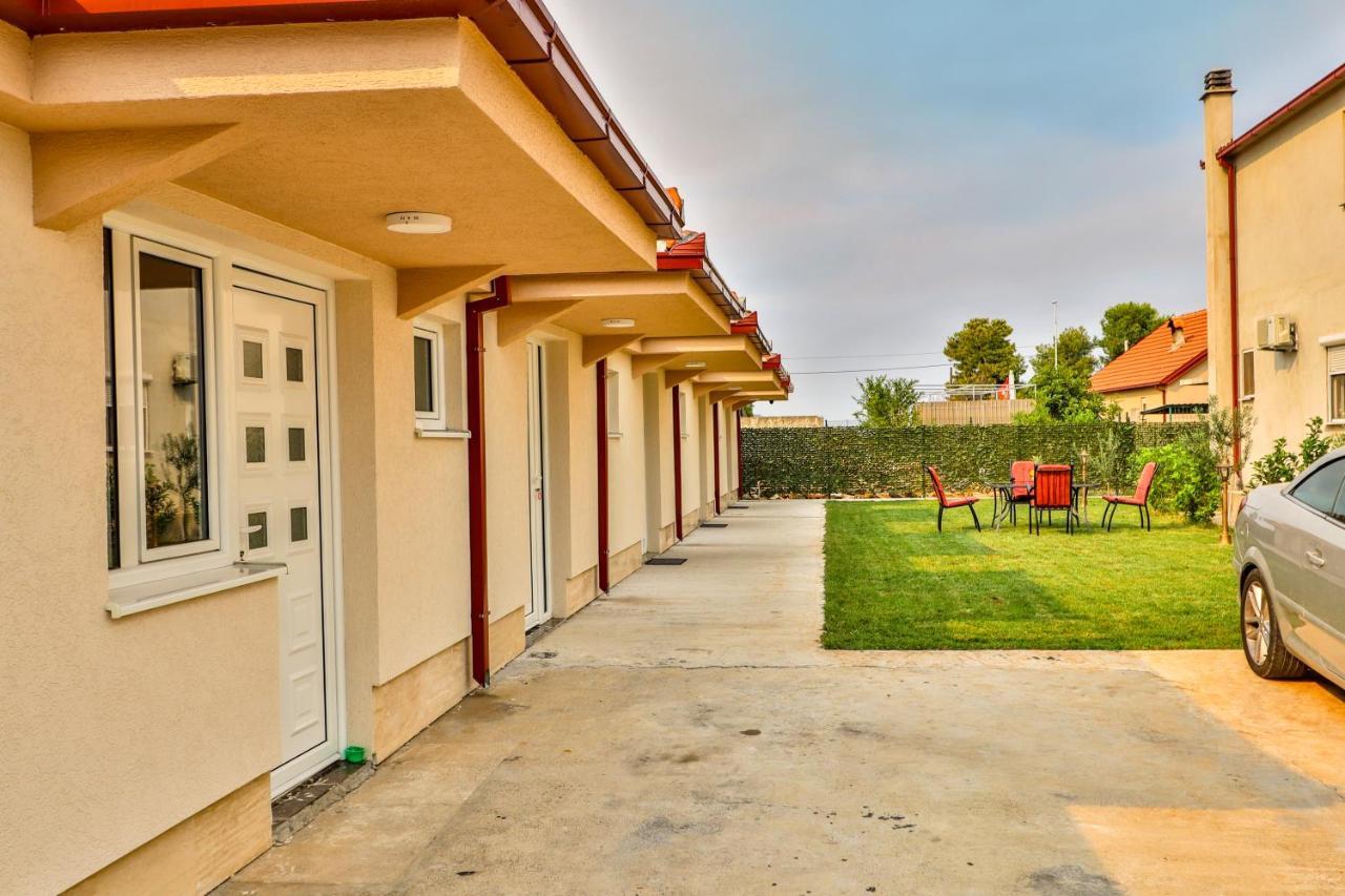 Simo Apartments Airport Подгорица Экстерьер фото