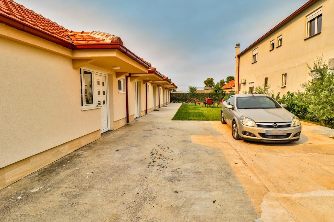 Simo Apartments Airport Подгорица Экстерьер фото